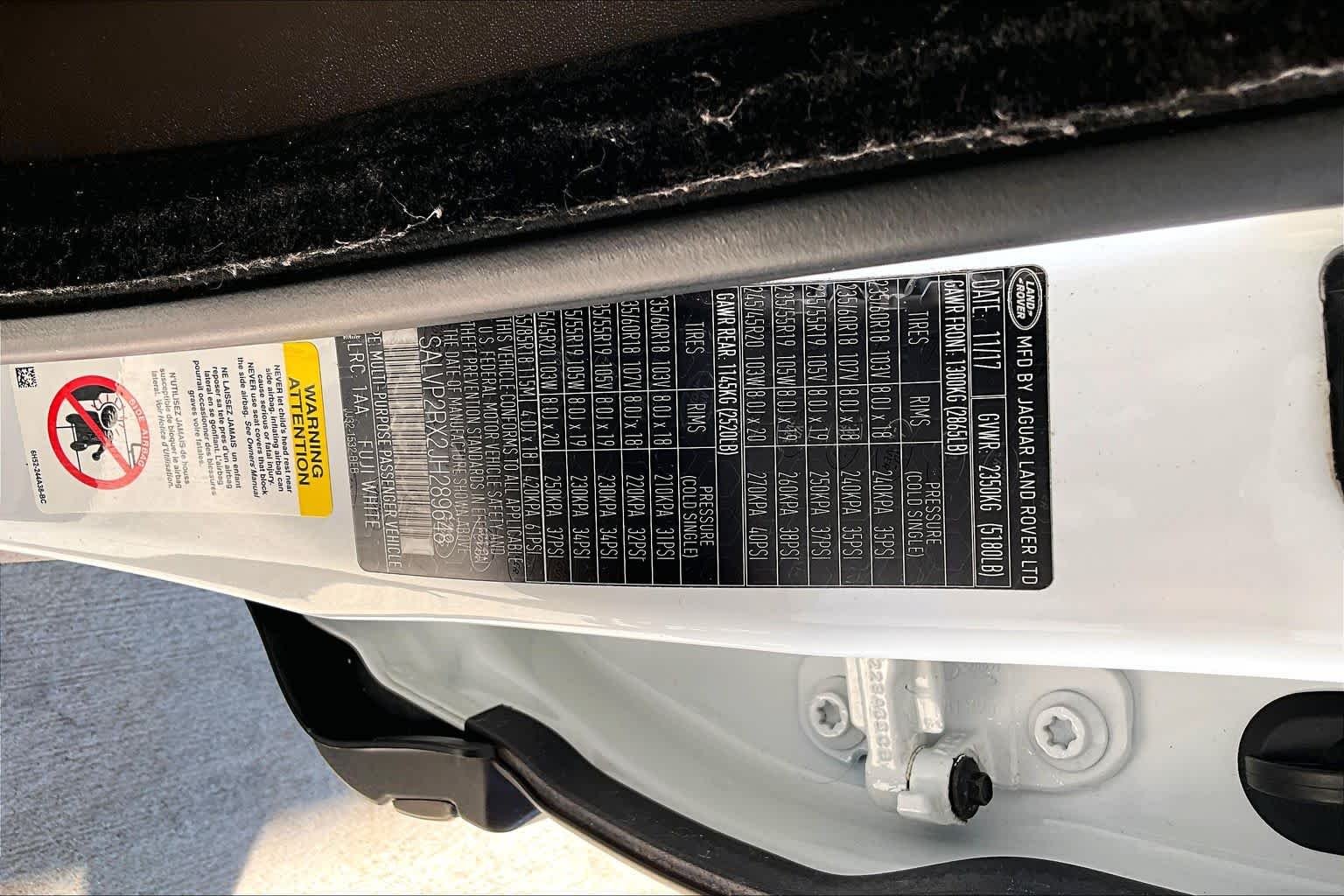Used 2018 Fuji White Land Rover SE image 31