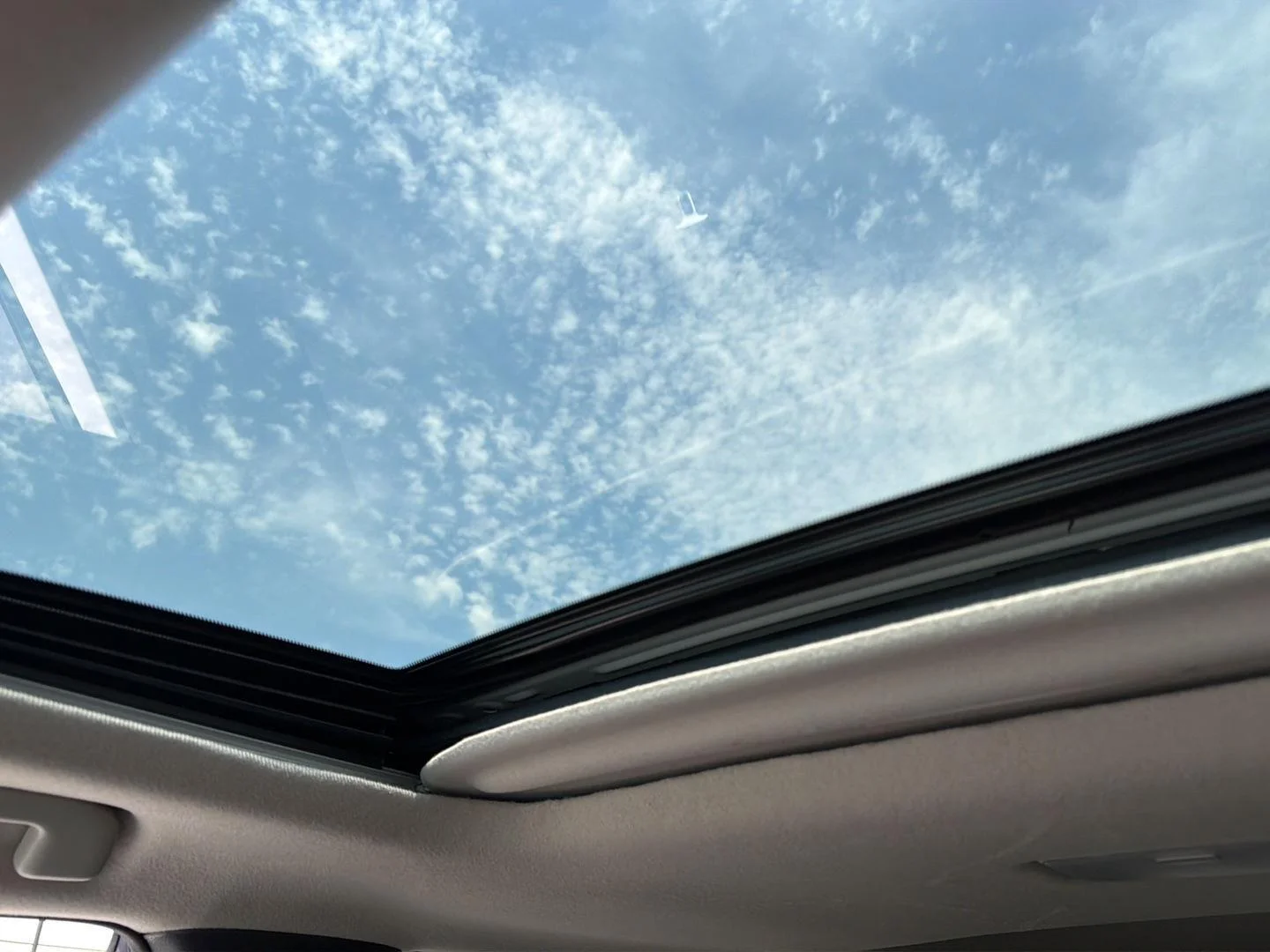 Used 2024 Wind Chill Pearl Toyota XLE image 9