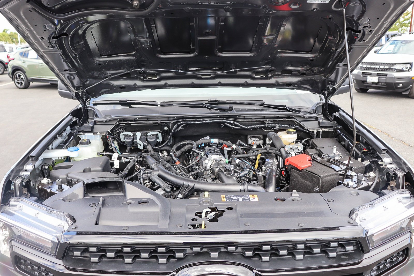 New 2026 Carbonized Gray Metallic Ford XLT image 29