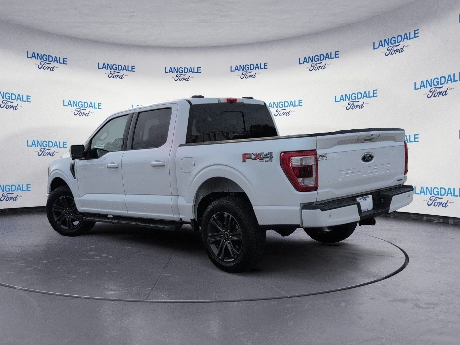 Used 2022 Oxford White Ford Lariat image 9