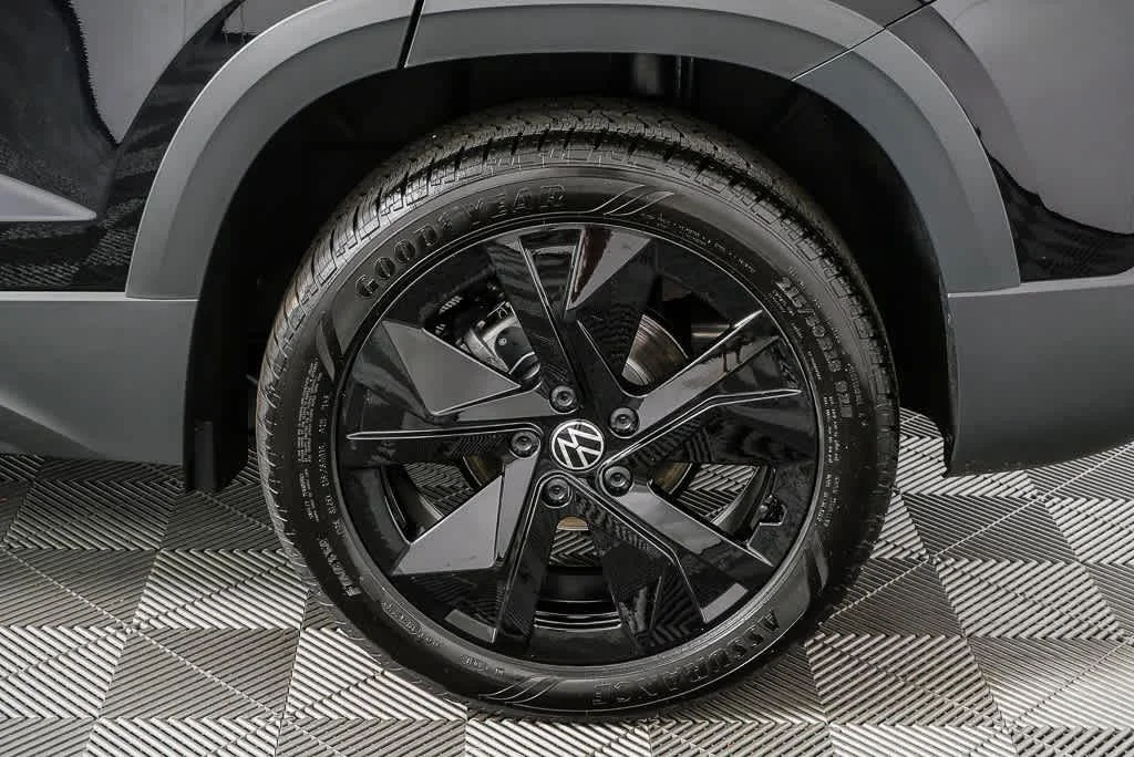 New 2026 Deep Black Pearl VOLKSWAGEN SESUN image 37