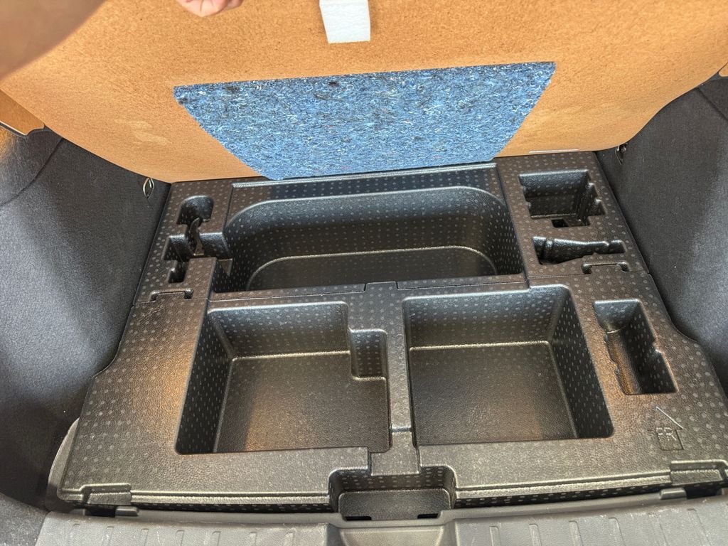Certified Used 2025 Blue Nissan SR image 30