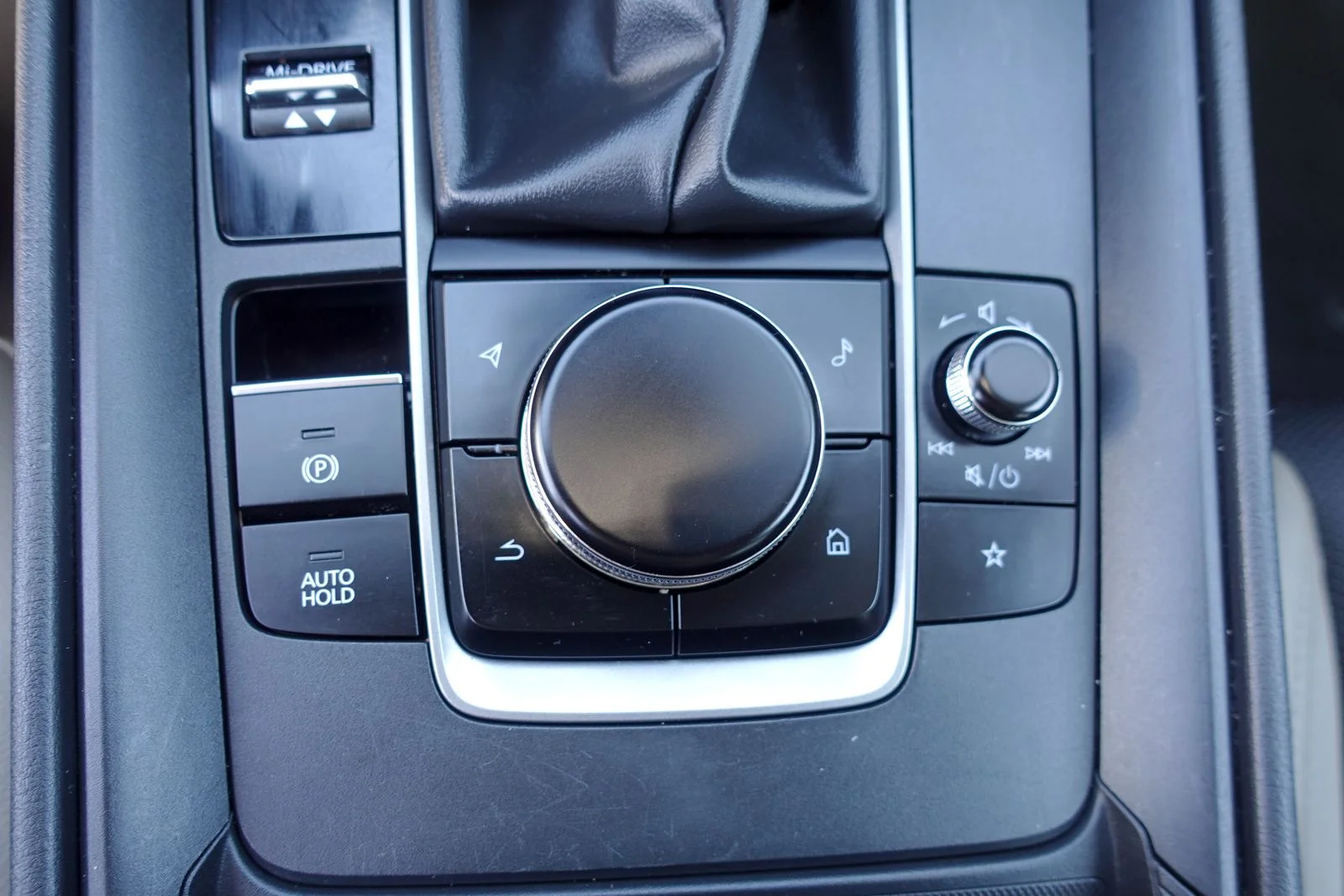 Certified Used 2025 Wind Chill Pearl Mazda 2.5 S Premium Package image 24