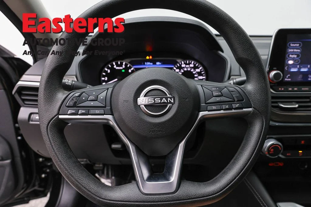 Used 2023 Black Nissan 2.5 SV image 10