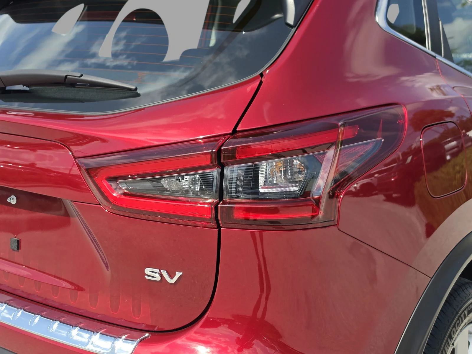Used 2022 Red Nissan SV image 37