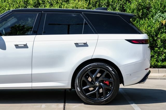 Certified Used 2025 White Land Rover Autobiography image 18