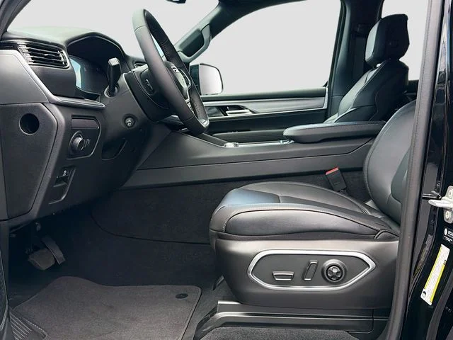 New 2026 High Gloss Black Jeep Limited Altitude image 15