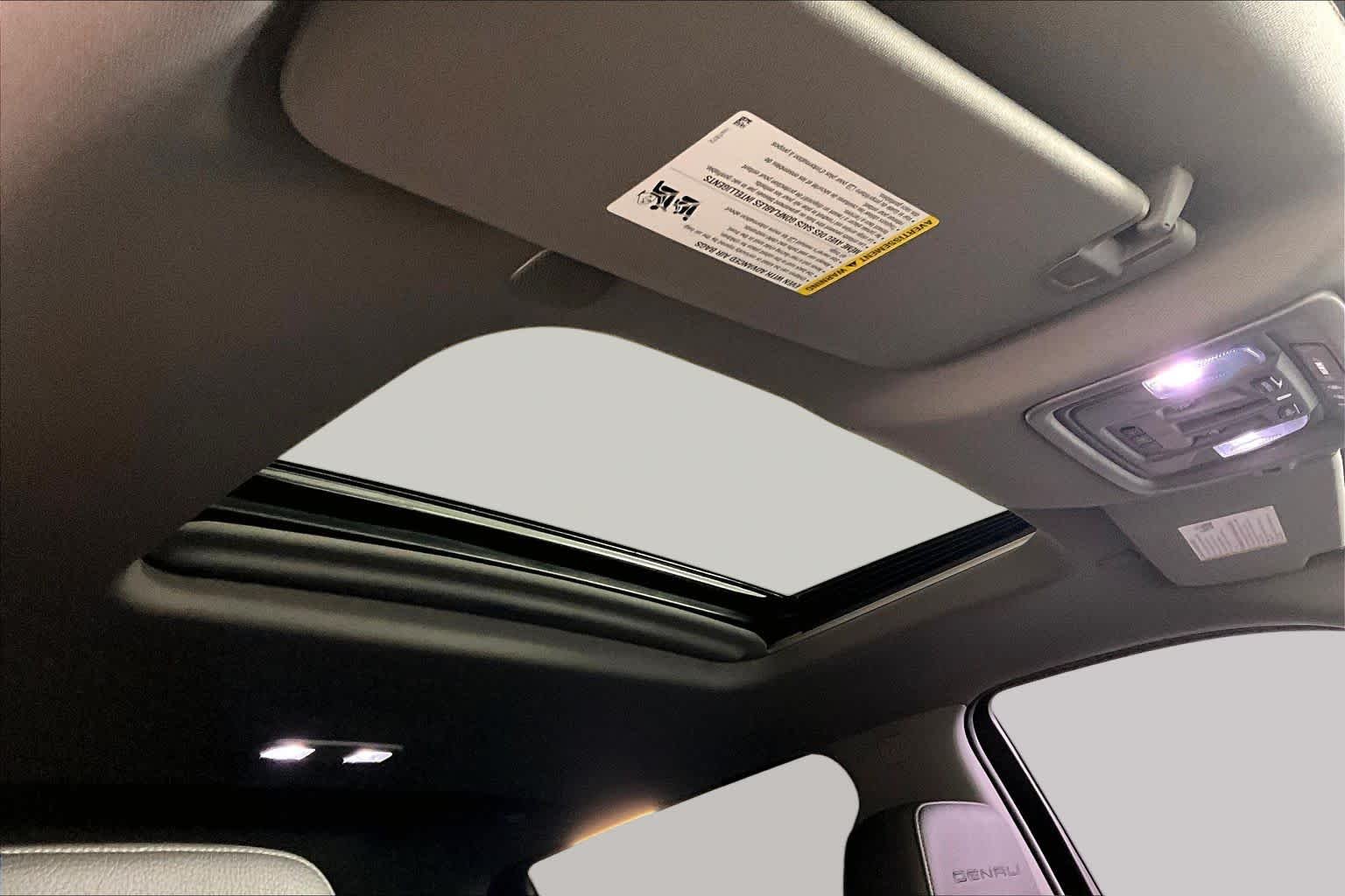 Used 2020 White Frost Tricoat GMC Denali image 11