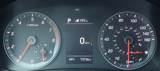 Used 2019 White Hyundai Sport image 18