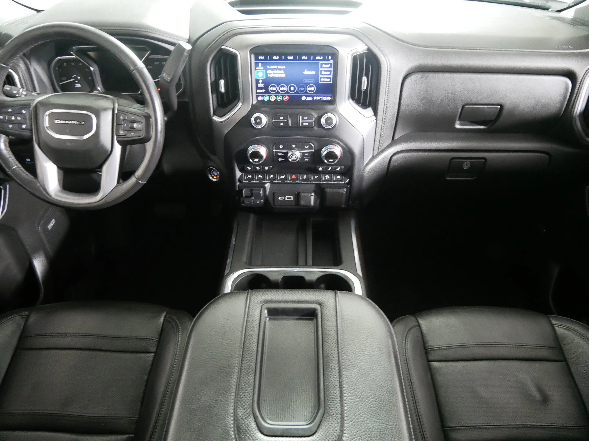 Used 2020 White Frost Tricoat GMC Denali image 10