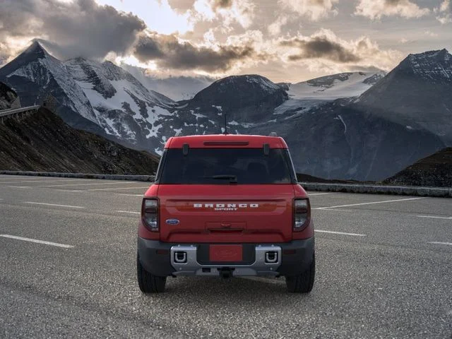 New 2025 Ruby Red Metallic Ford Big Bend image 5
