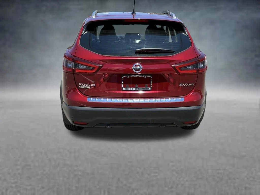 Used 2020 Scarlet Ember Tin Nissan SV image 4