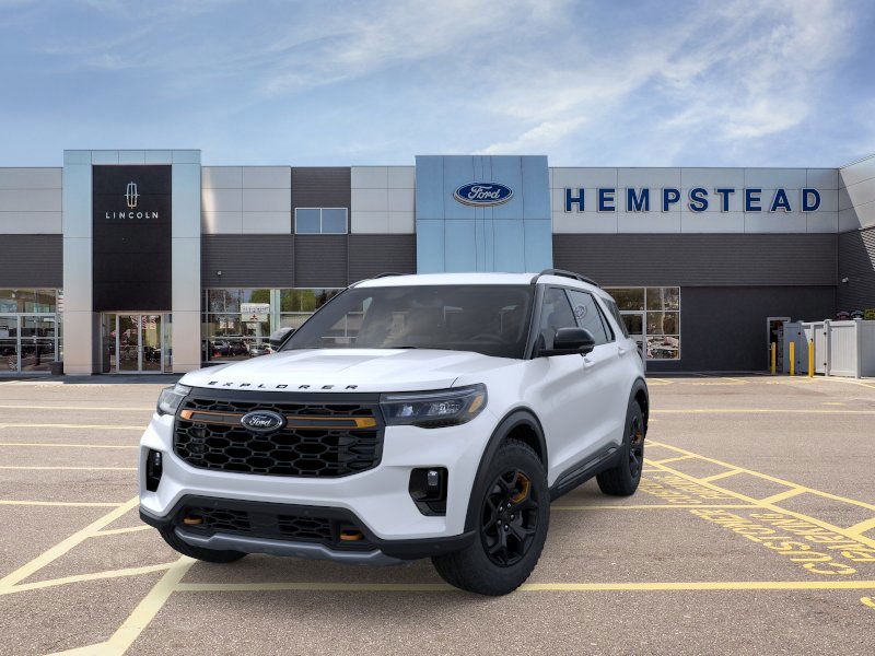 New 2026 Star White Metallic Tri-Coat Ford Tremor® image 2