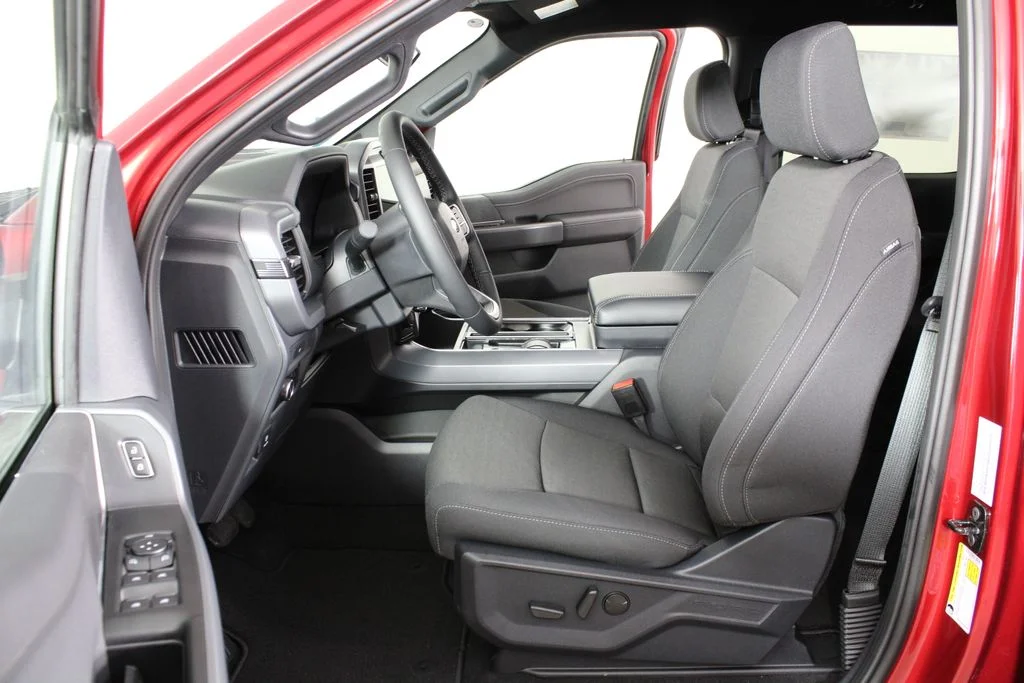 New 2026 Ruby Red Metallic Tinted Clearcoat Ford XLT image 22