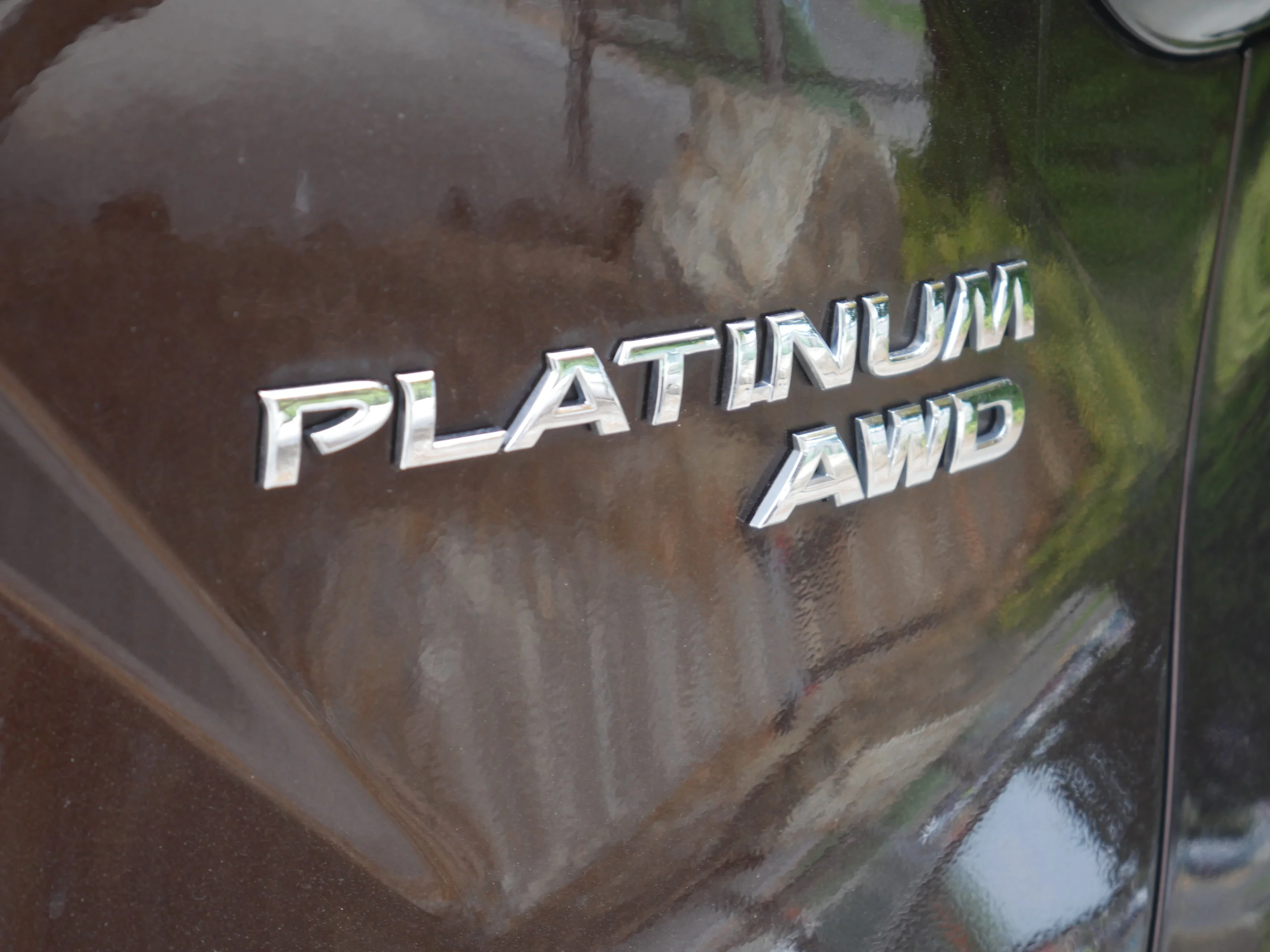 Used 2019 Mocha Almond Pearl Nissan Platinum image 17