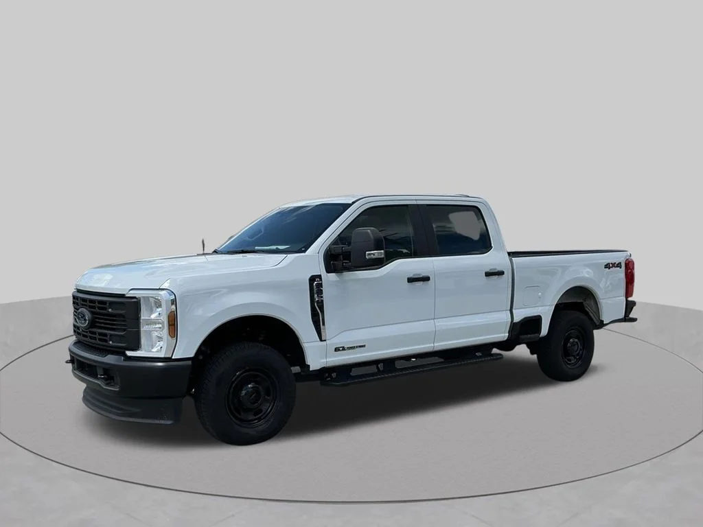 Used 2026 White Ford XL image 2