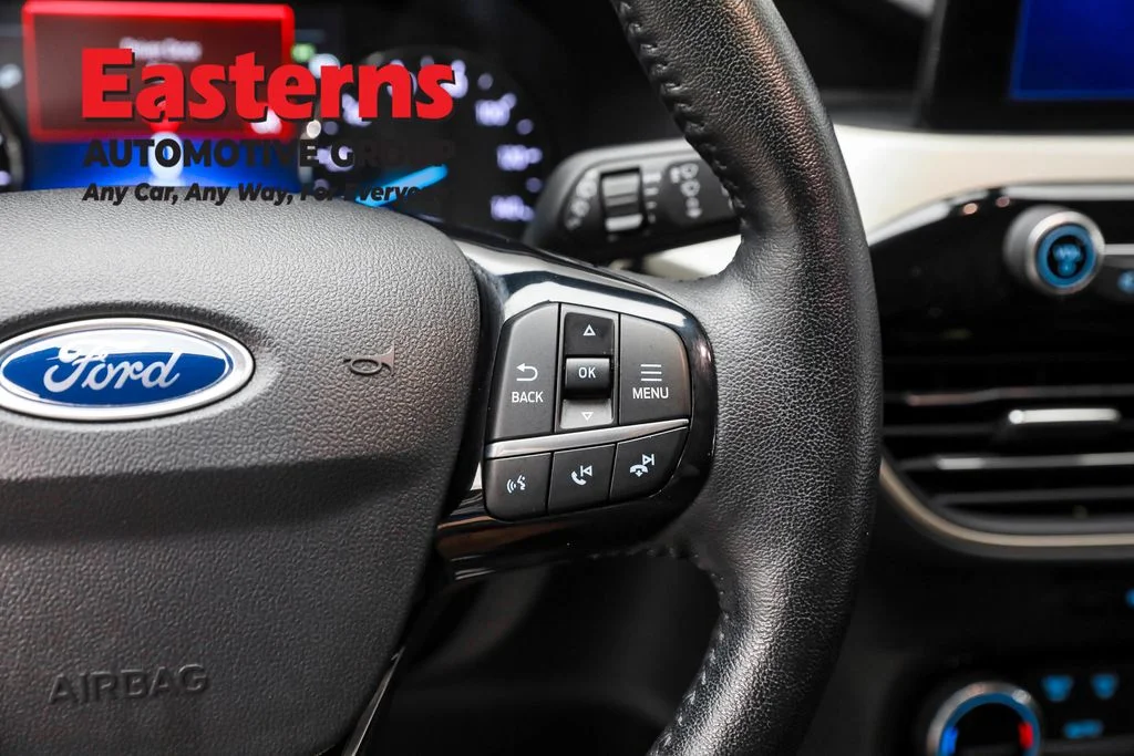 Used 2021 Blue Ford SEL image 16