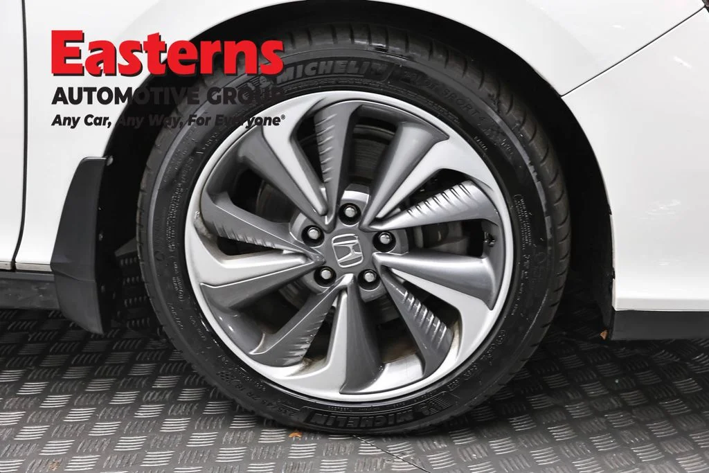 Used 2018 White Honda Touring image 30