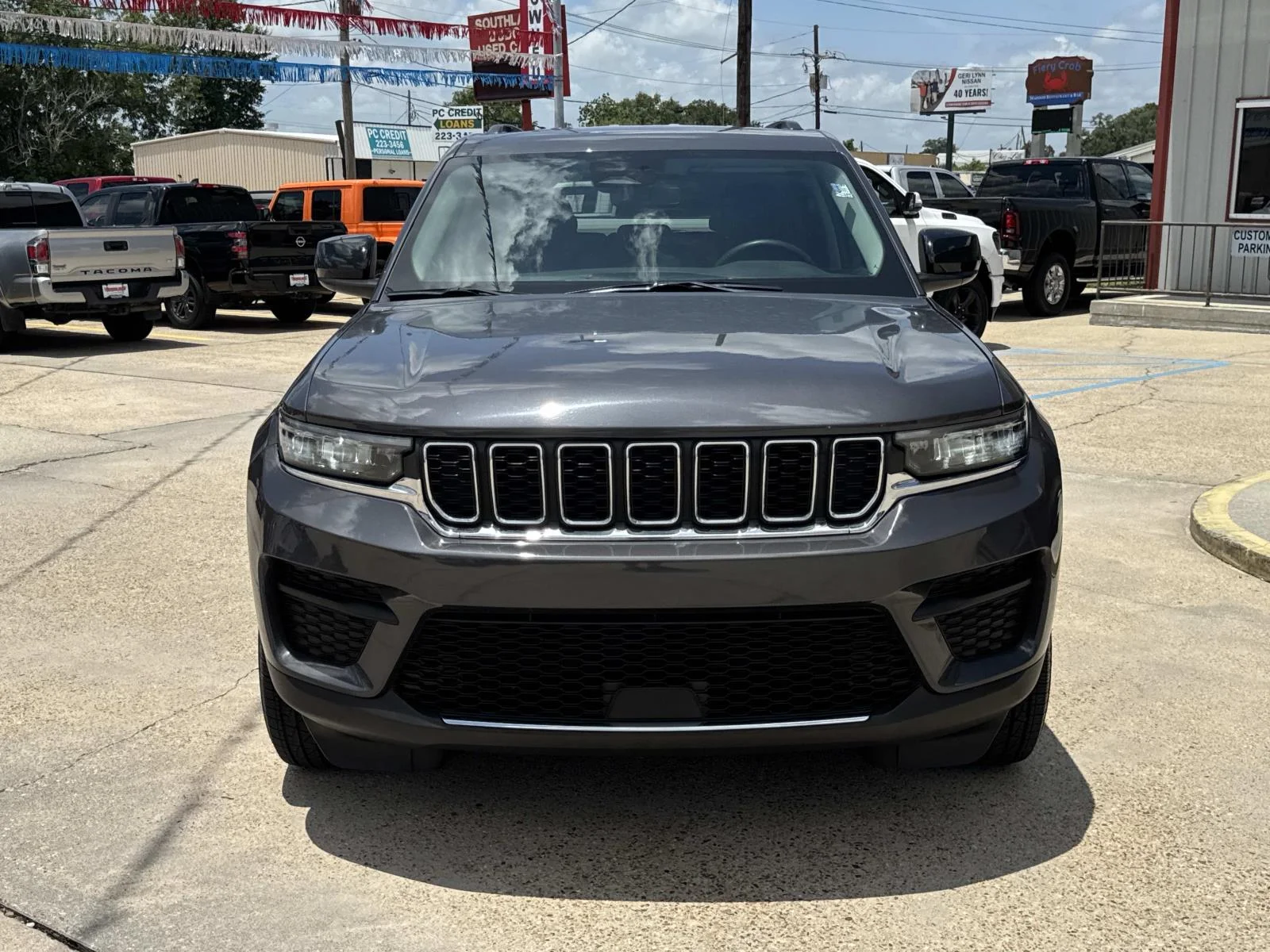 Used 2024 Baltic Gray Metallic Clearcoat Jeep Laredo image 2