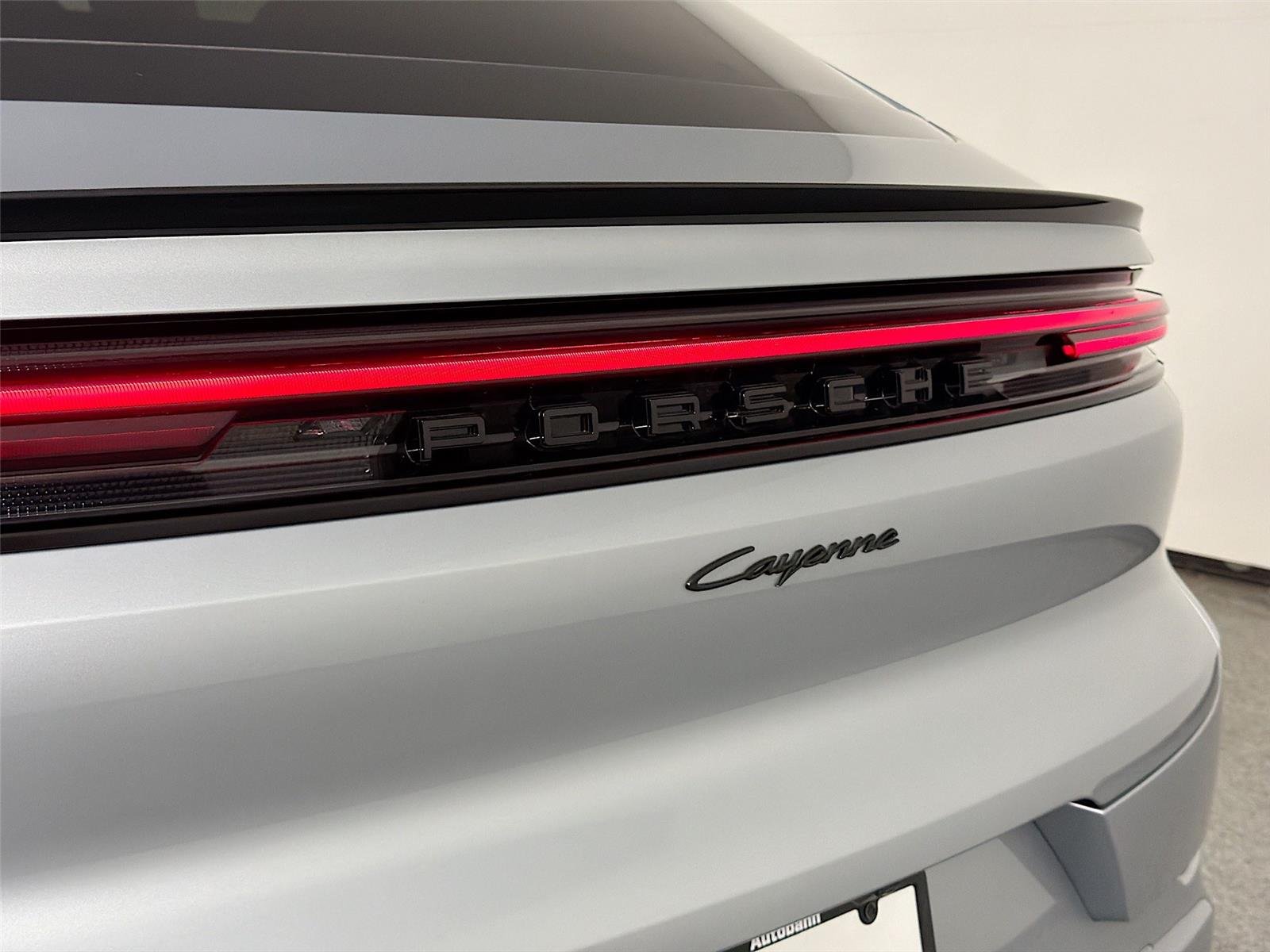 Certified Used 2025 Dolomite Silver Metallic Porsche Coupé image 17
