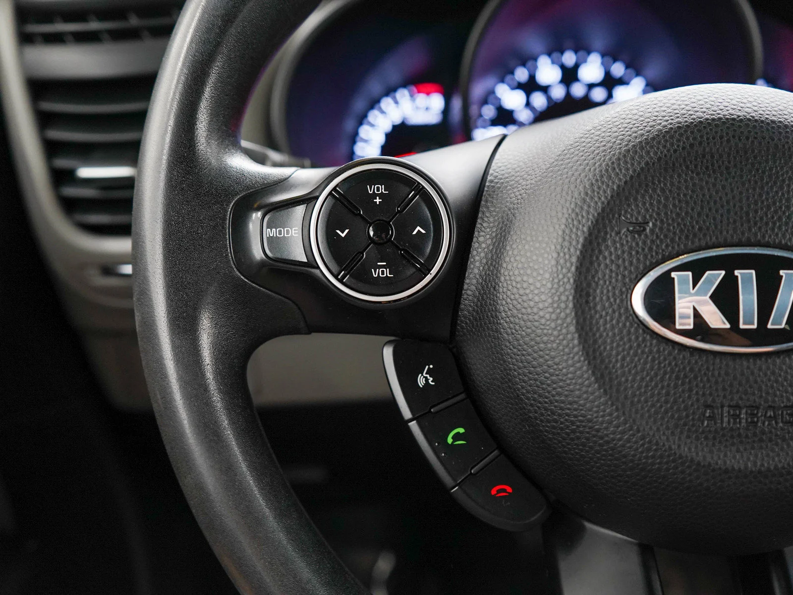 Used 2015 Shadow Black Kia  image 23