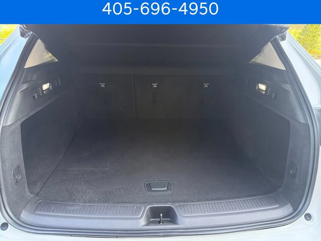 Pre-Owned 2023 Buick Envision Essence