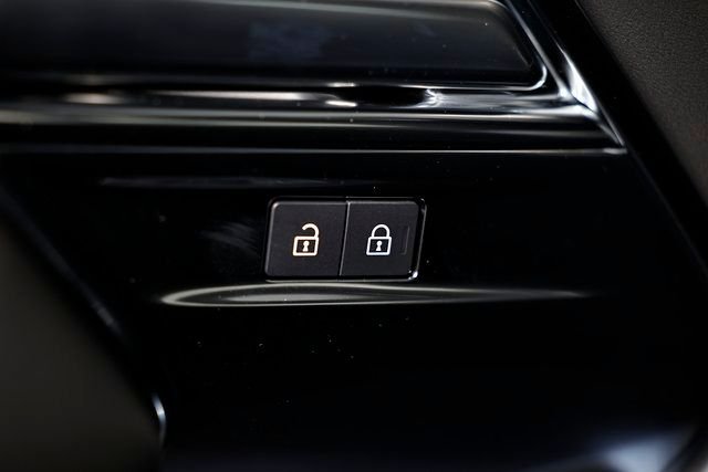 2025 Land Rover Range Rover SE - Photo 18