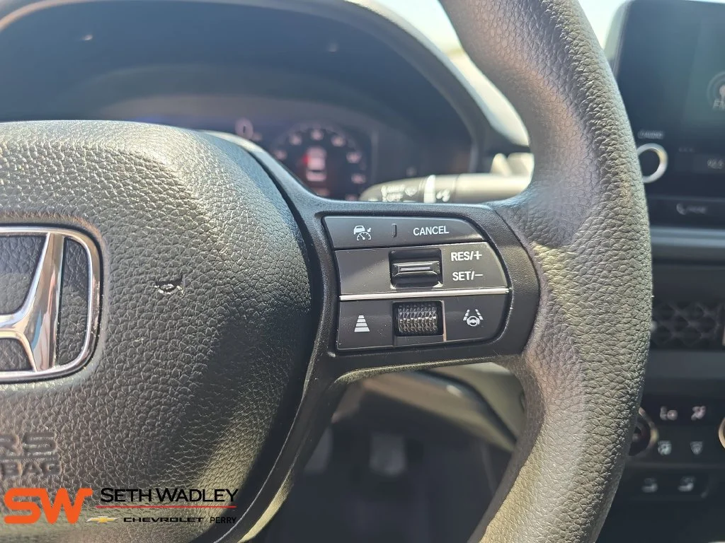 Used 2025 Black Honda SE image 18