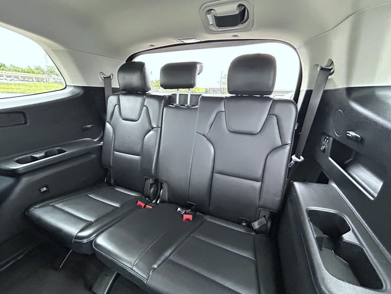 Used 2020 White Kia S image 22