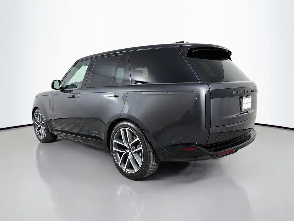 New 2026 Carpathian Grey Land Rover SE image 7