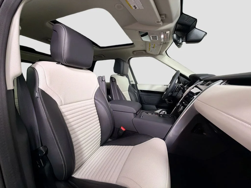 New 2026 Santorini Black Land Rover S image 30