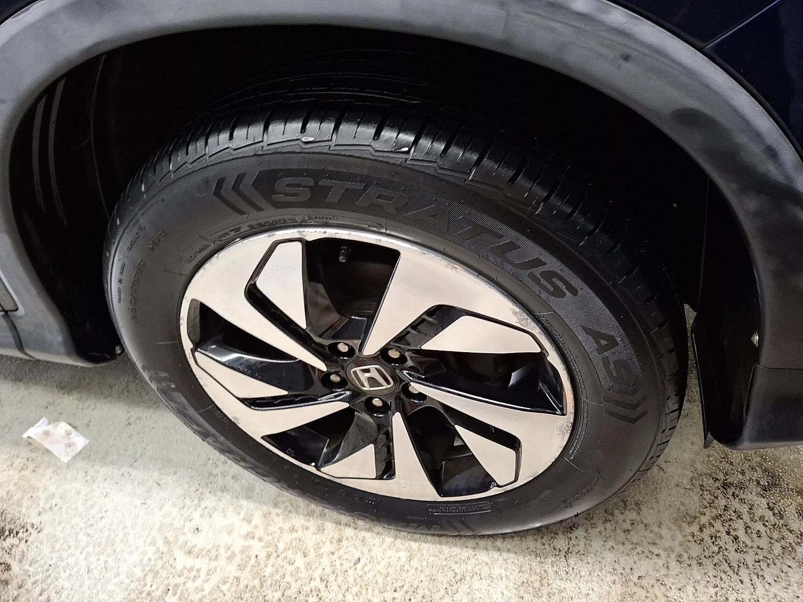 Used 2015 Obsidian Blue Pearl Honda Touring image 6
