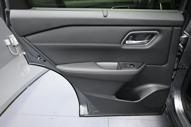 New 2026 Gray Nissan Platinum image 10