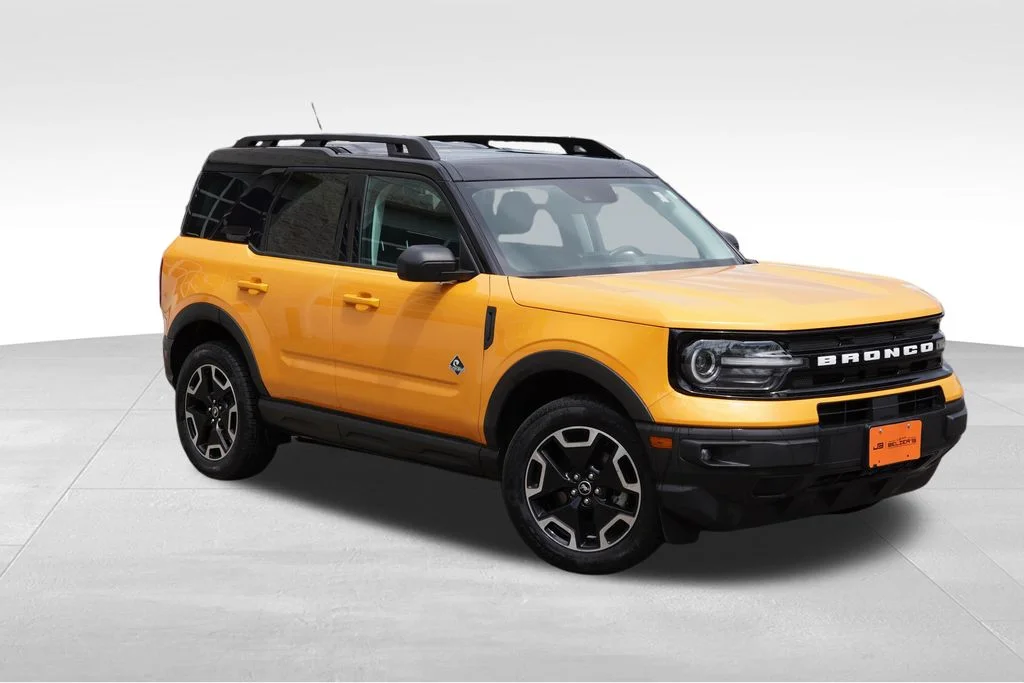 Used 2022 Cyber Orange Metallic Tricoat Ford Outer Banks image 1