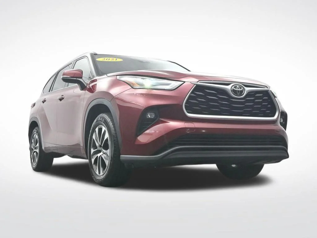Certified Used 2021 Ruby Flare Pearl Toyota XLE image 42