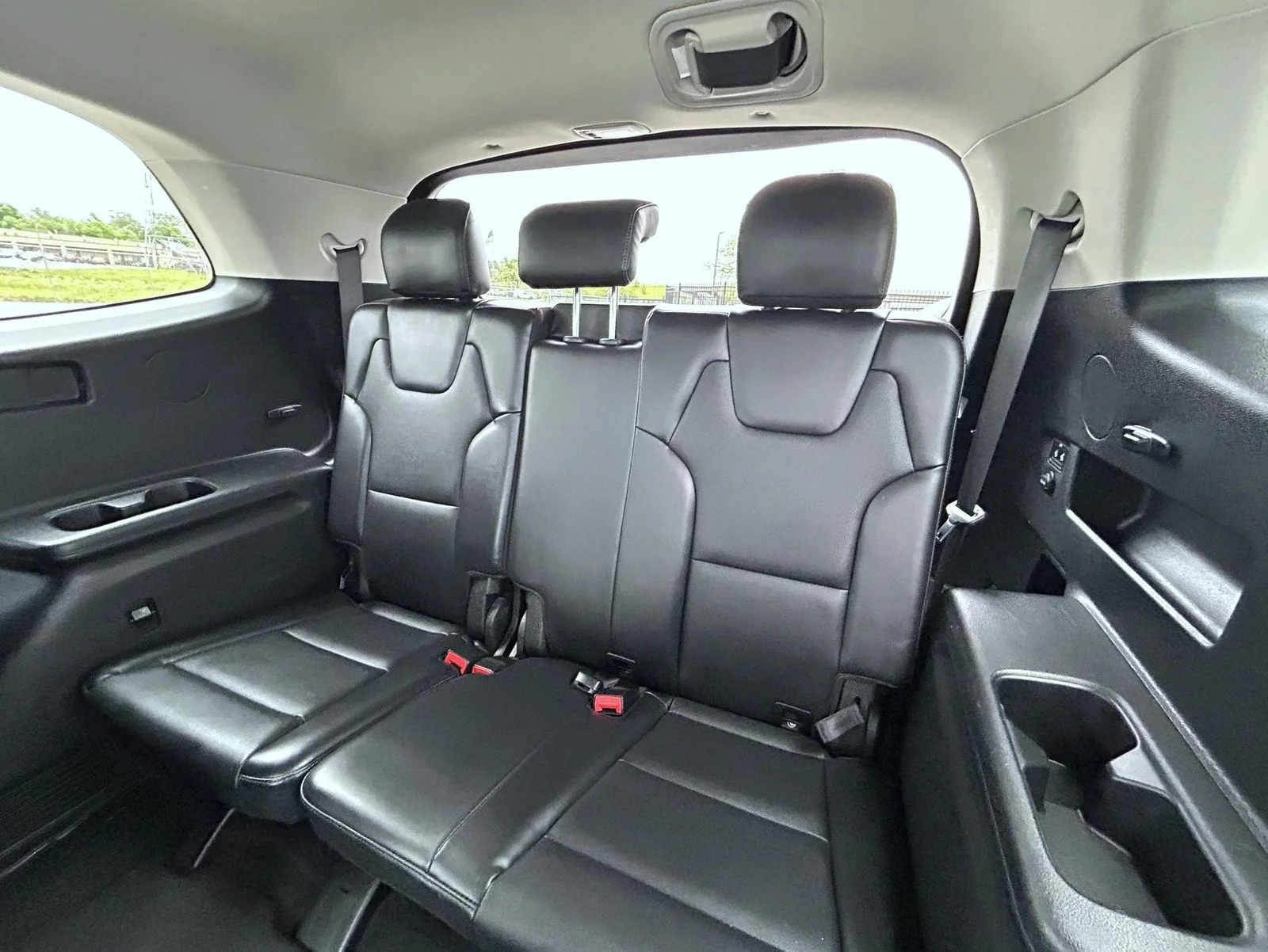 Used 2020 White Kia S image 22