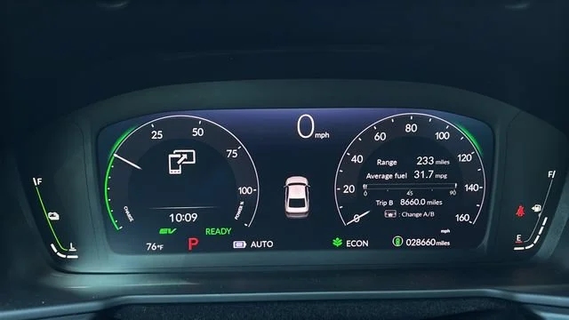 Used 2023  Honda Sport image 14