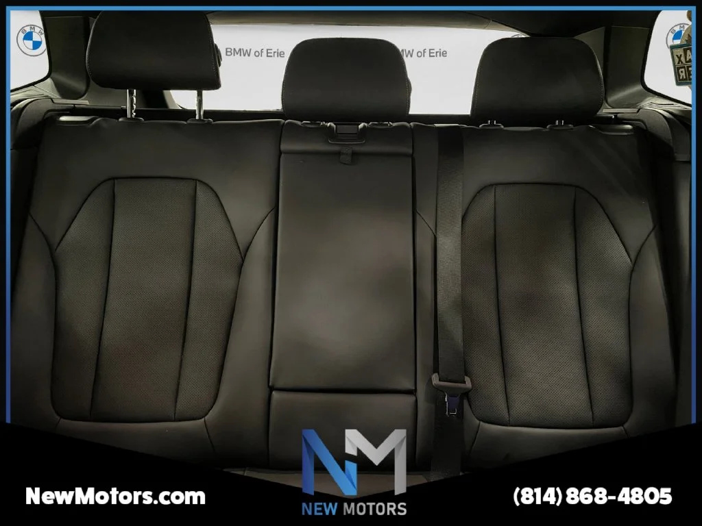 Used 2023 Dark Graphite BMW xDrive30i image 13