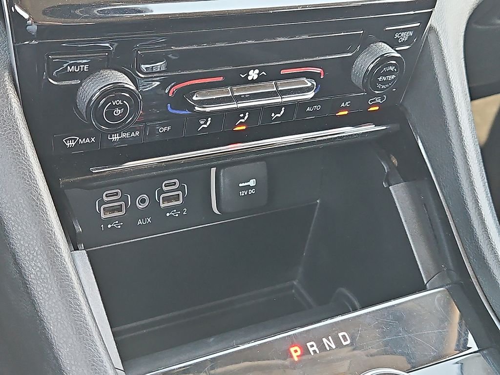Used 2023 Black Jeep Laredo image 17