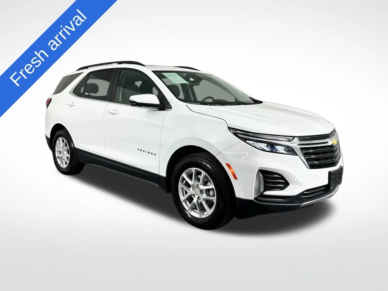 Used 2024 Summit White Chevrolet LT image 1