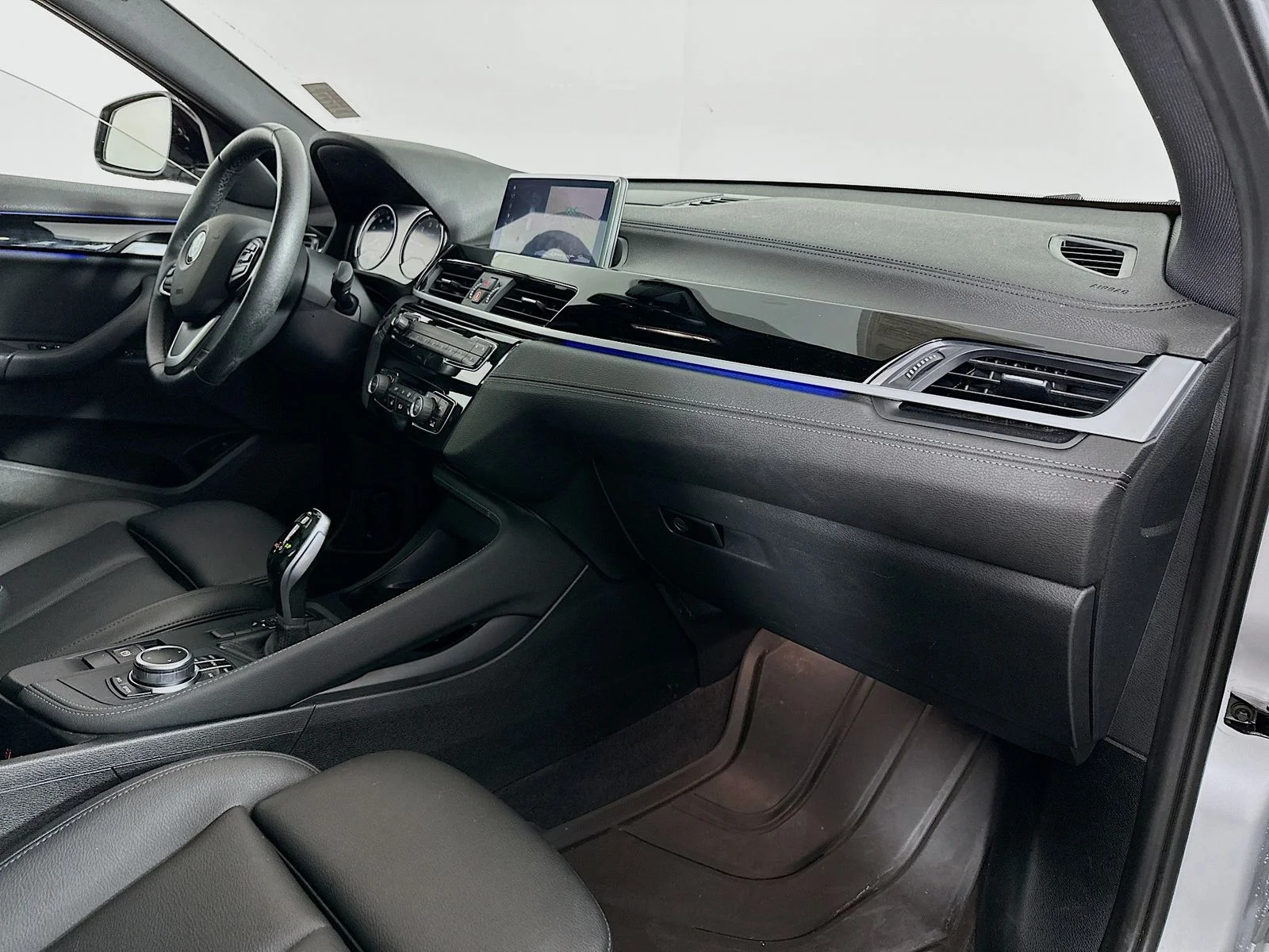 Used 2020 Glacier Silver Metallic BMW sDrive28i image 31