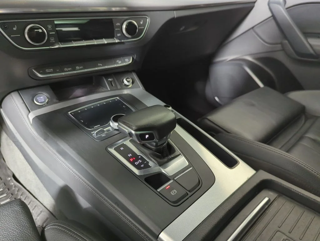 Used 2020 Moonlight Blue Audi Premium Plus image 19