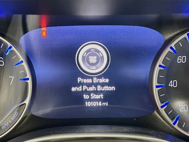 Used 2019 Gray Chrysler Touring L Plus image 10