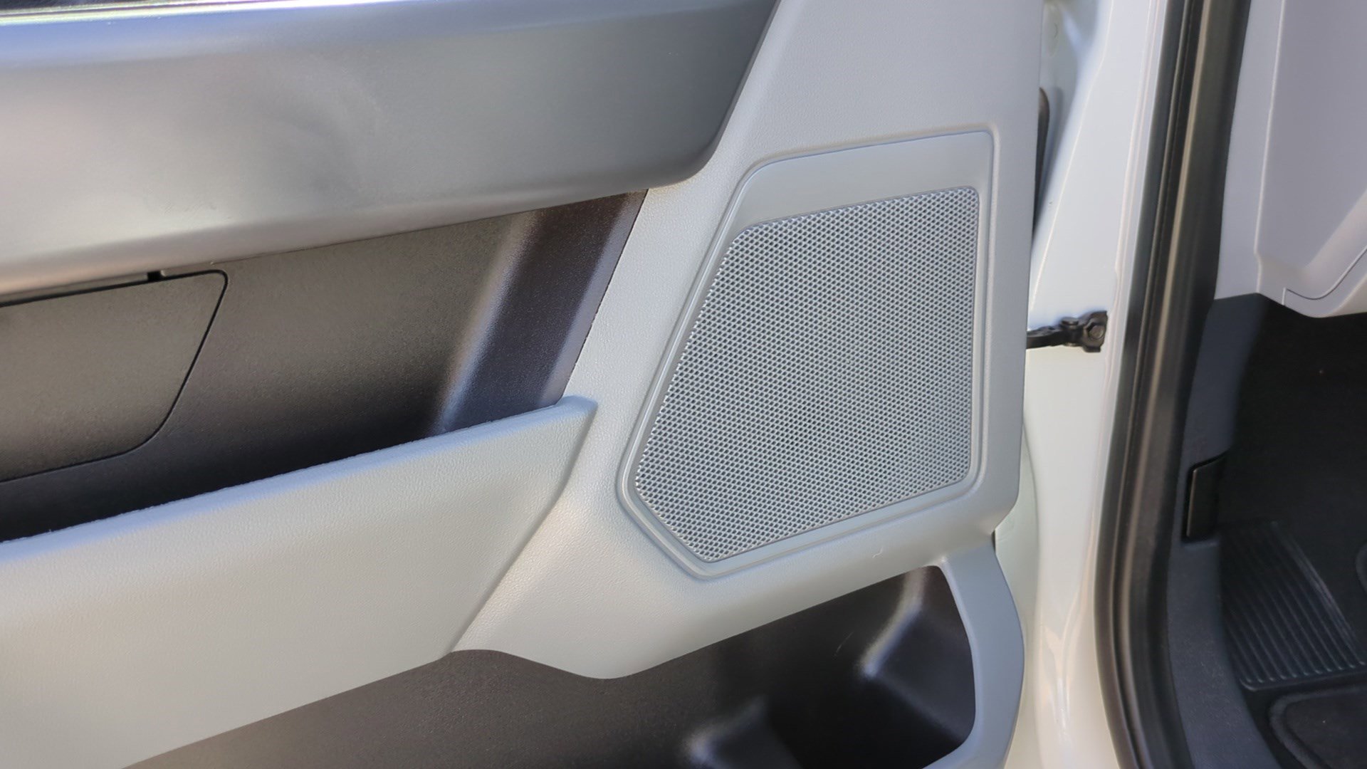 Used 2024 Oxford White Ford XL image 12