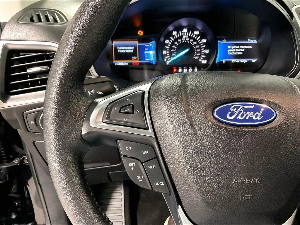 Used 2022 Black Ford SEL image 22