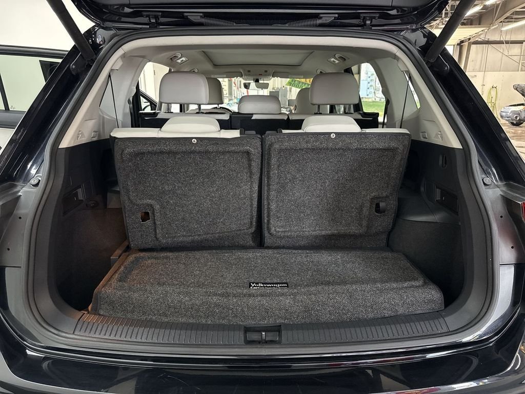 Used 2019 Deep Black Volkswagen 2.0T SEL image 35
