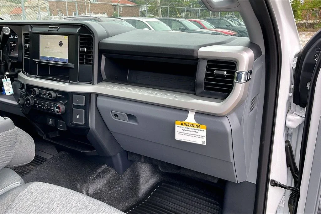New 2026 Oxford White Ford F-250® XL image 15