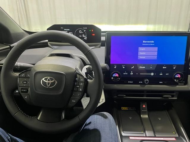 New 2026 Wind Chill Pearl <sup>1</sup> Toyota  XLE image 21