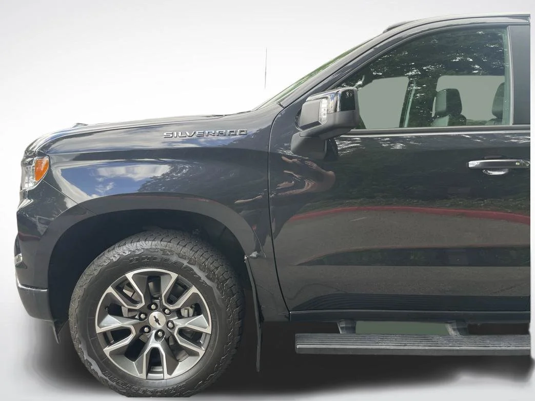 Used 2024 Black Chevrolet RST image 7