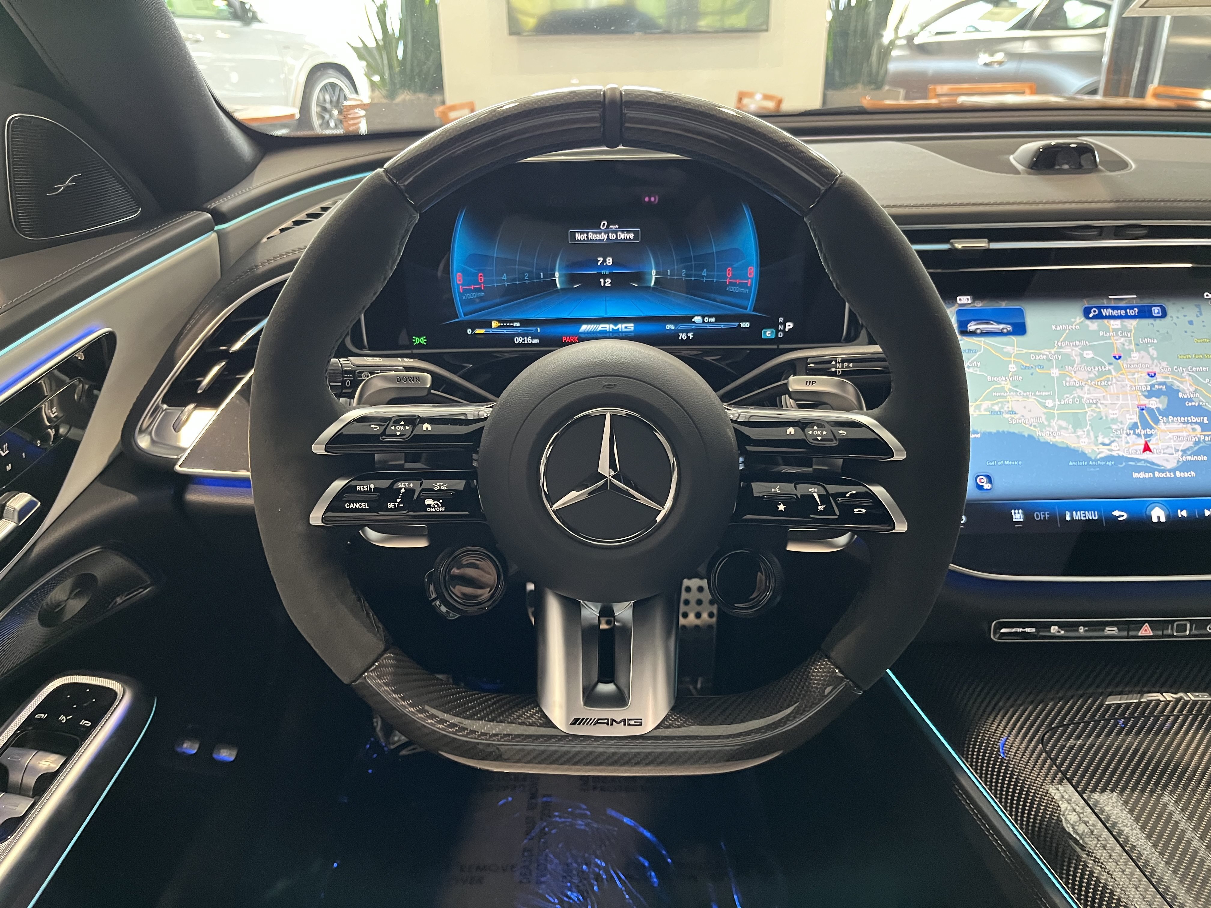 New 2026 MANUFAKTUR Moonlight White Magno Mercedes-Benz AMG® E 53 E image 18
